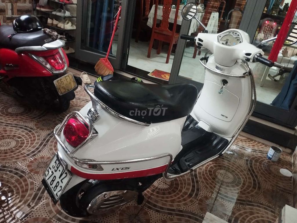 Piaggio Vespa 2010 - ảnh 2