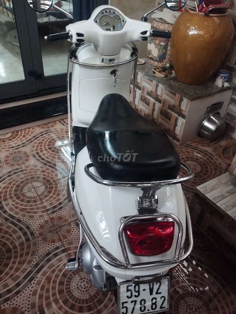 Piaggio Vespa 2010 - ảnh 4