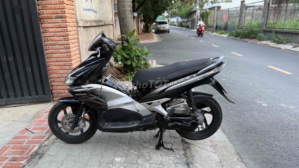 Honda Air Blade 2010 - ảnh 4