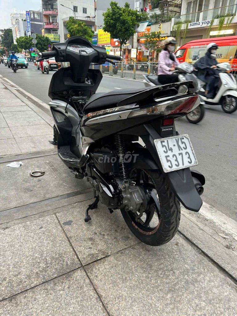 Honda Air Blade 2010 - ảnh 2