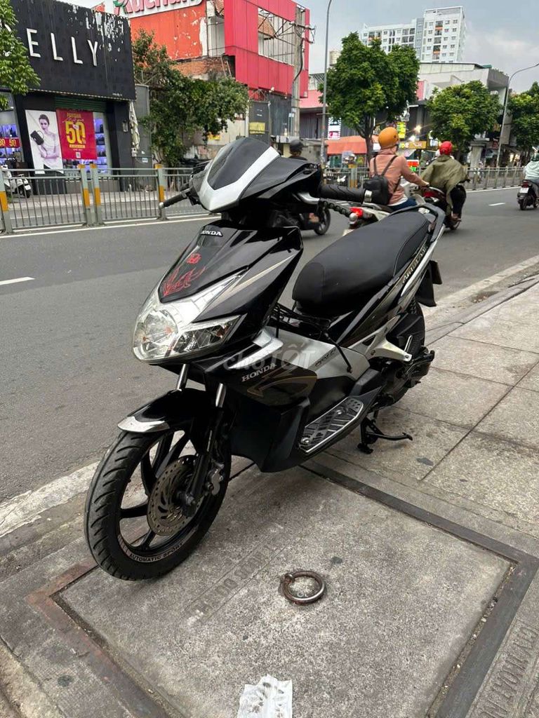 Honda Air Blade 2010 - ảnh 3