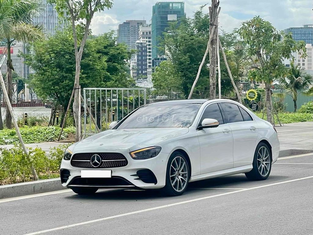 Mercedes-Benz 2022 - ảnh 1