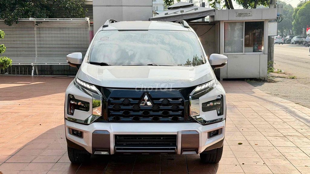 Mitsubishi Xpander Cross 2025 - ảnh 1