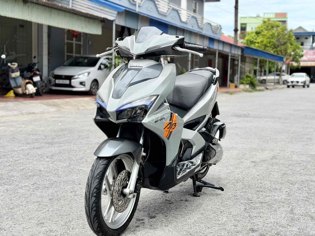 Honda Air Blade 2017 - ảnh 3
