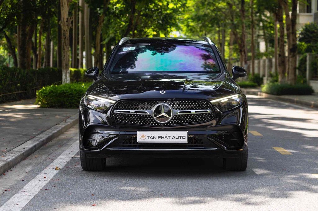 Mercedes-Benz GLC 2023 - ảnh 1