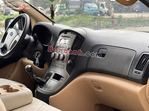 Hyundai Grand Starex 2.5 MT 2015 - ảnh 4