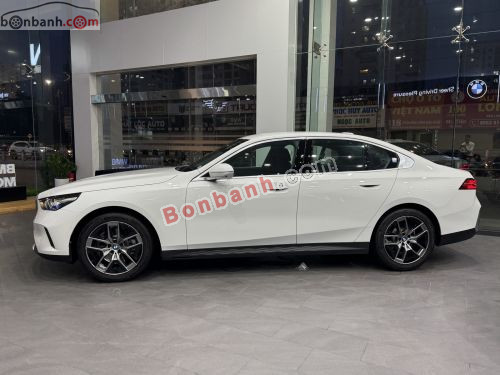 BMW 5 Series 2024 - ảnh 3