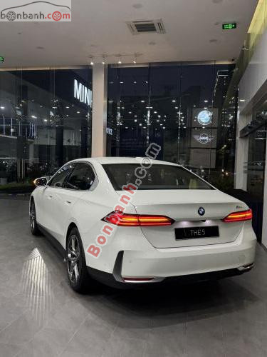 BMW 5 Series 2024 - ảnh 4