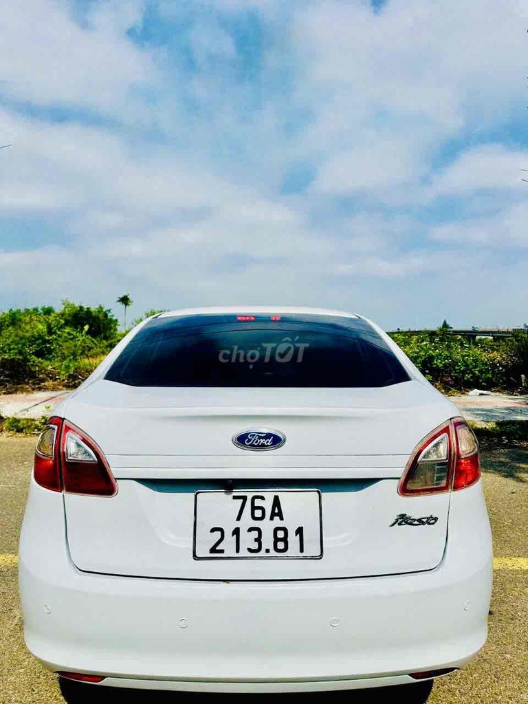 Ford Fiesta 2011 - ảnh 2