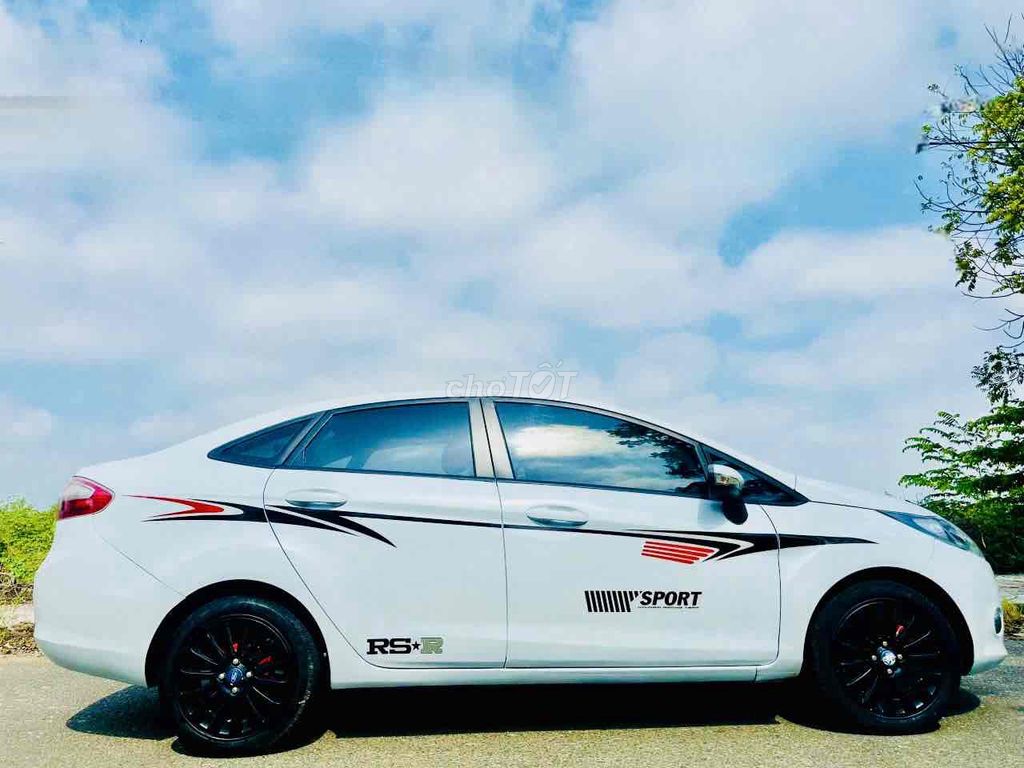Ford Fiesta 2011 - ảnh 4