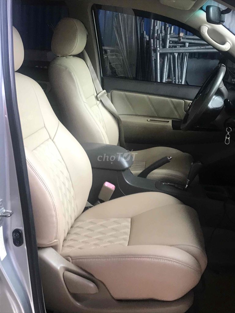 Toyota Fortuner 2012 - ảnh 2