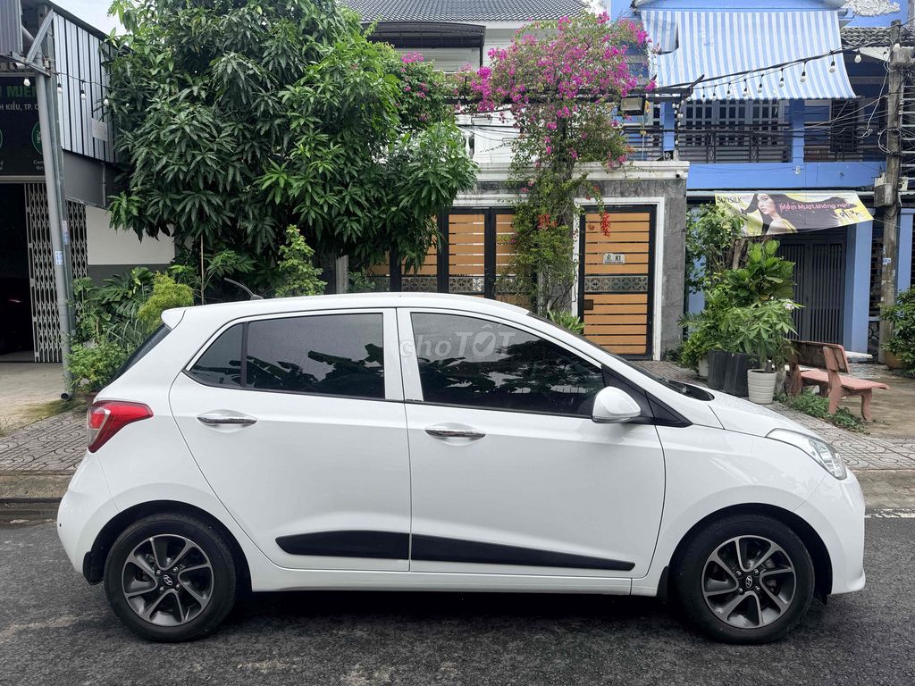 Hyundai i10 1.2 AT 2020 - ảnh 4