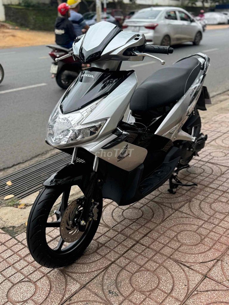 Honda Air Blade 2010 - ảnh 3