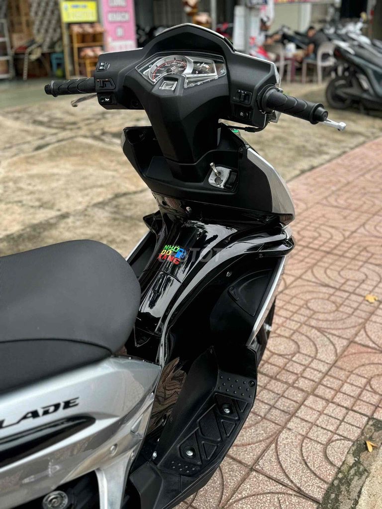 Honda Air Blade 2010 - ảnh 5