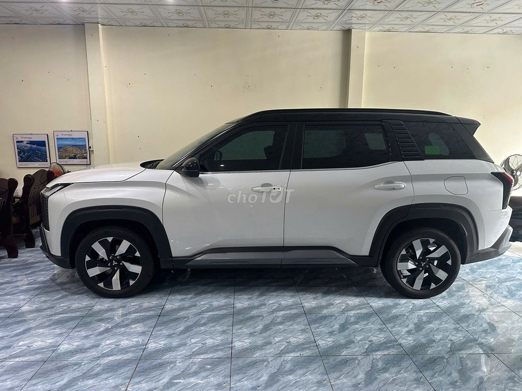 Mitsubishi 2025 - ảnh 1