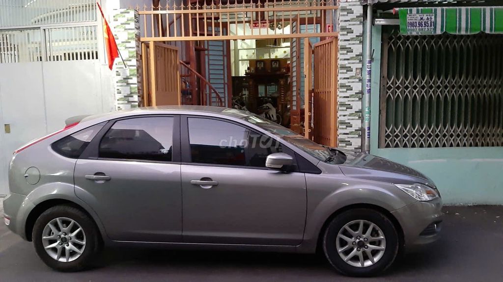 Ford Focus 2010 - ảnh 1