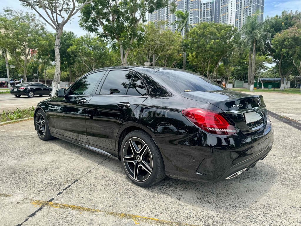 Mercedes-Benz 2021 - ảnh 3