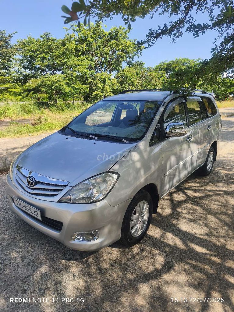 Toyota Innova - ảnh 3