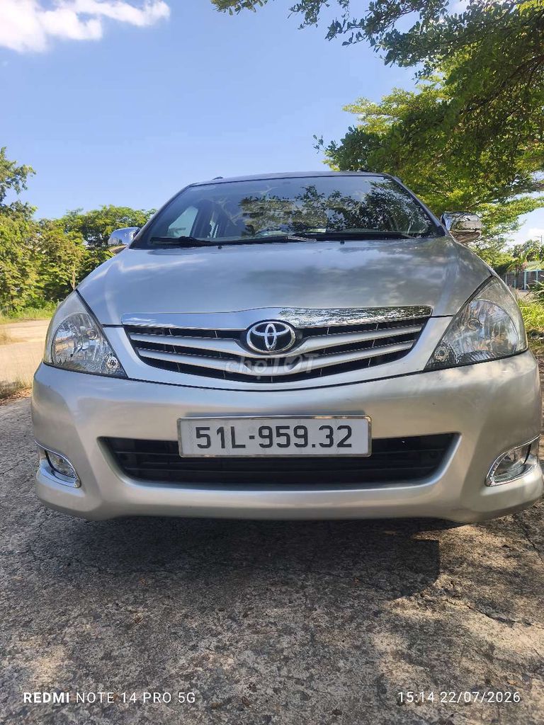Toyota Innova - ảnh 4