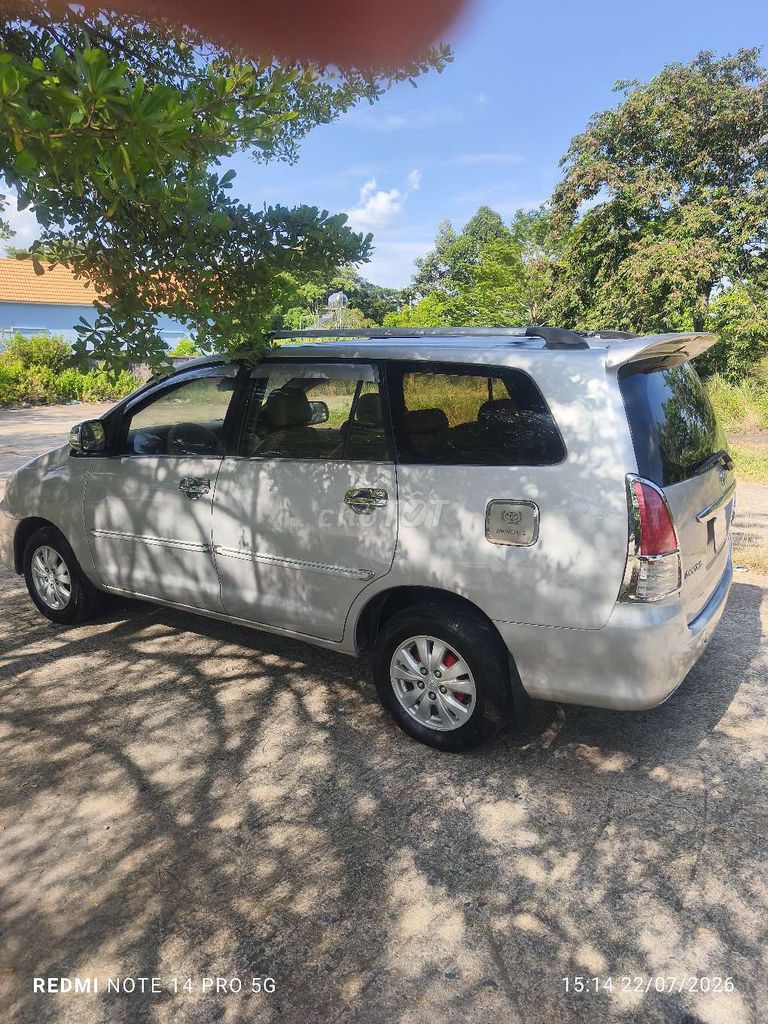 Toyota Innova - ảnh 5