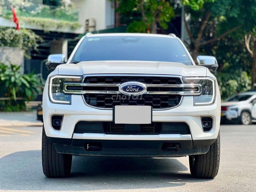 Ford Everest 2023 - ảnh 1