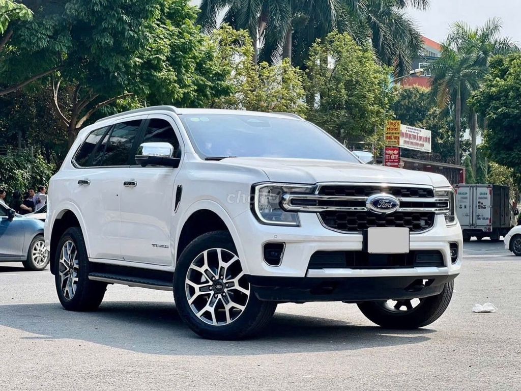 Ford Everest 2023 - ảnh 2