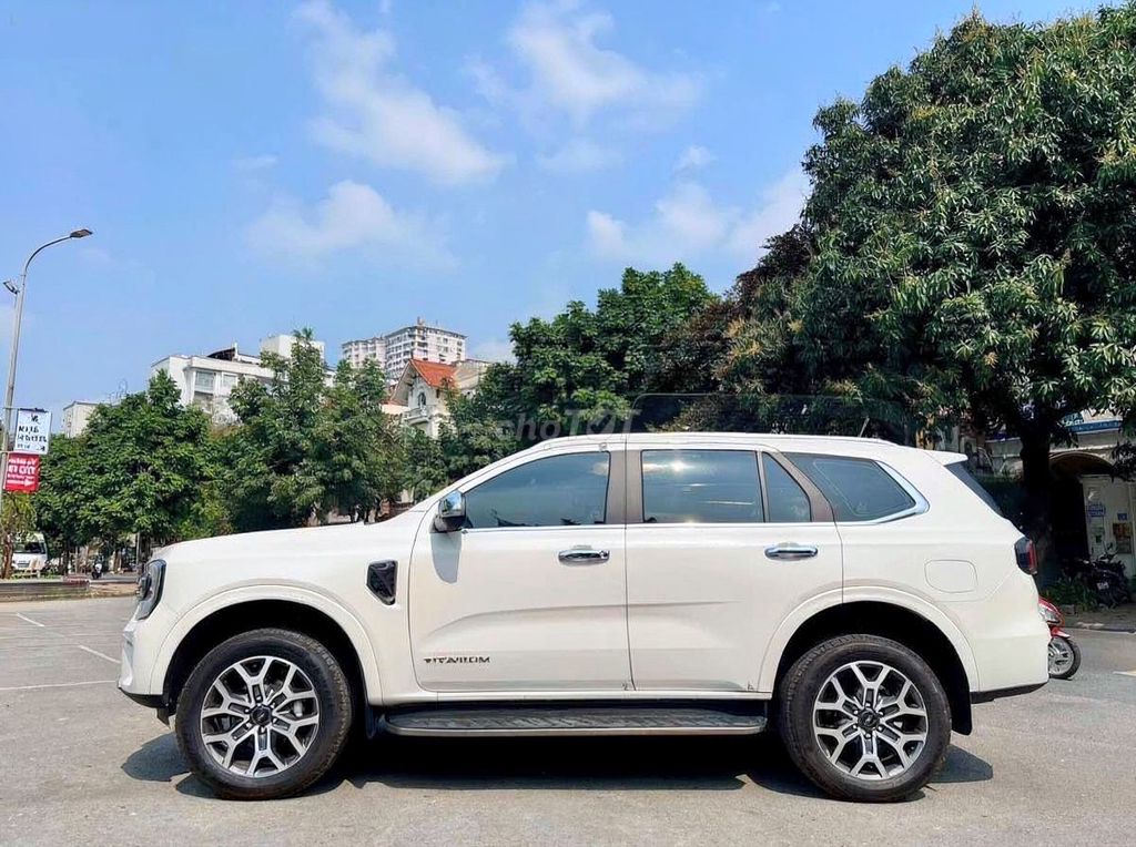 Ford Everest 2023 - ảnh 3