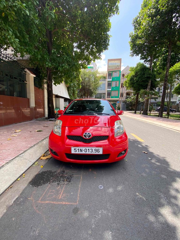 Toyota Yaris 2011 - ảnh 1
