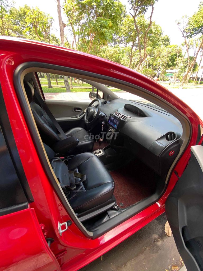 Toyota Yaris 2011 - ảnh 2