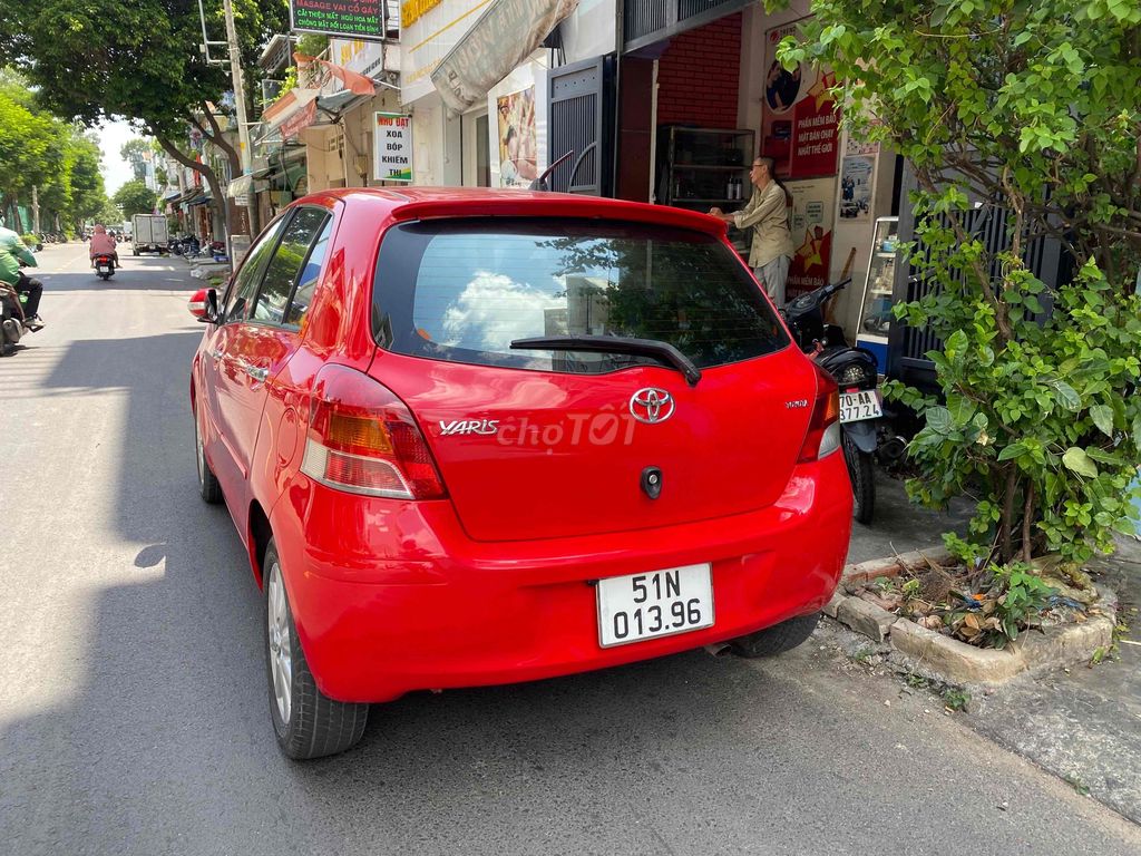 Toyota Yaris 2011 - ảnh 3
