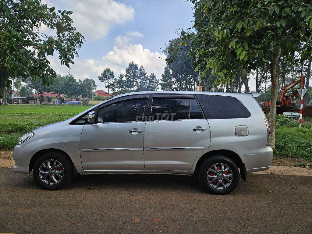 Toyota Innova 2008 - ảnh 2