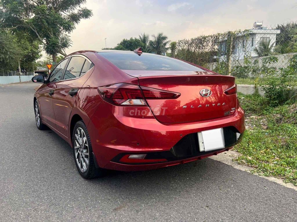 Hyundai Elantra 2.0 AT 2019 - ảnh 4