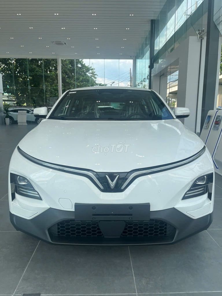 VinFast VF6 Eco 2026 - ảnh 1