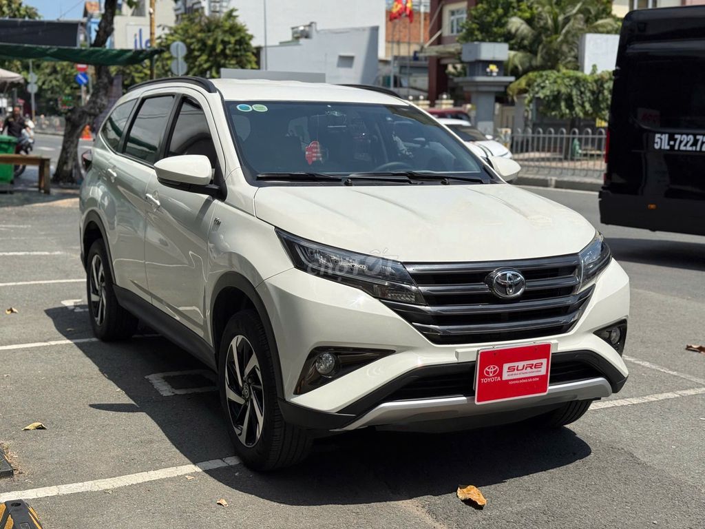 Toyota Rush - ảnh 1