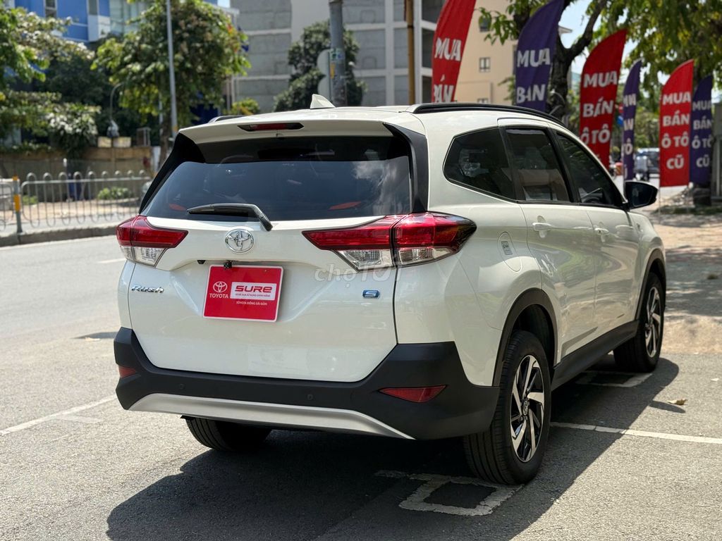 Toyota Rush - ảnh 3