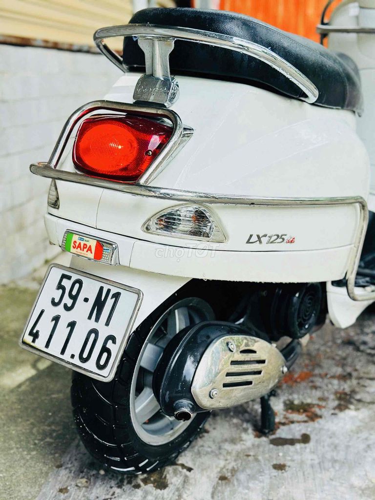 Piaggio Vespa 2012 - ảnh 2