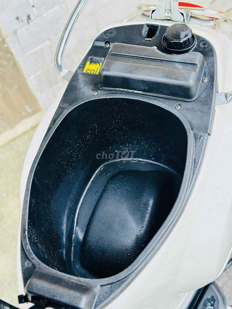 Piaggio Vespa 2012 - ảnh 5