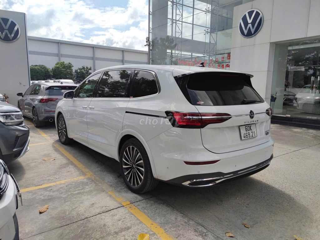 Volkswagen Viloran Luxury 2024 - ảnh 3