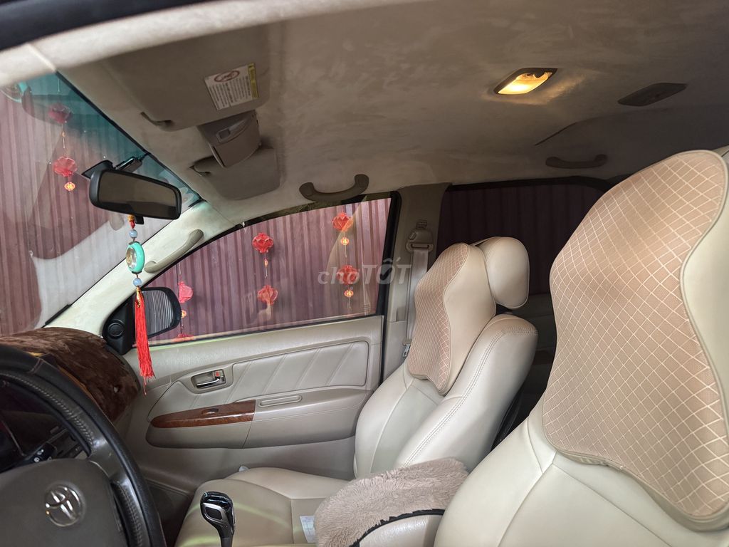 Toyota Fortuner - ảnh 1