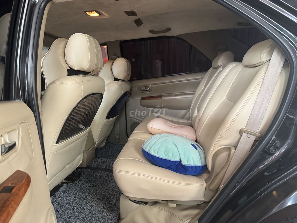 Toyota Fortuner - ảnh 3