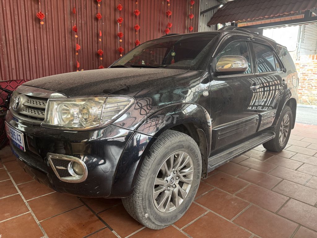 Toyota Fortuner - ảnh 4