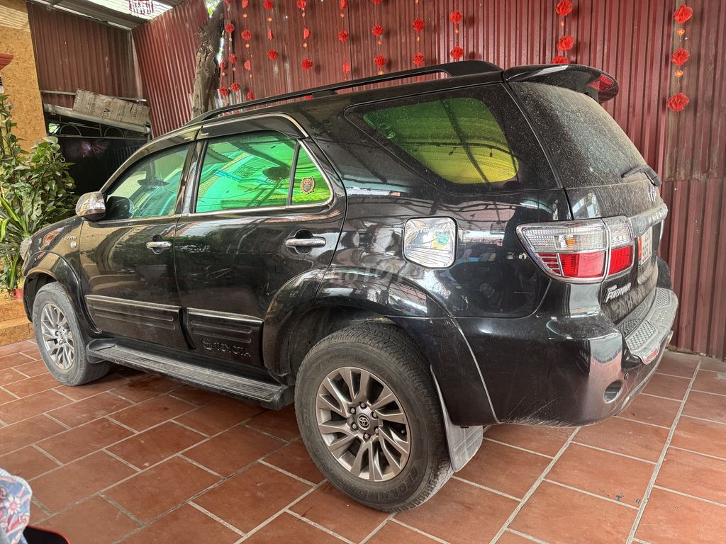 Toyota Fortuner - ảnh 5
