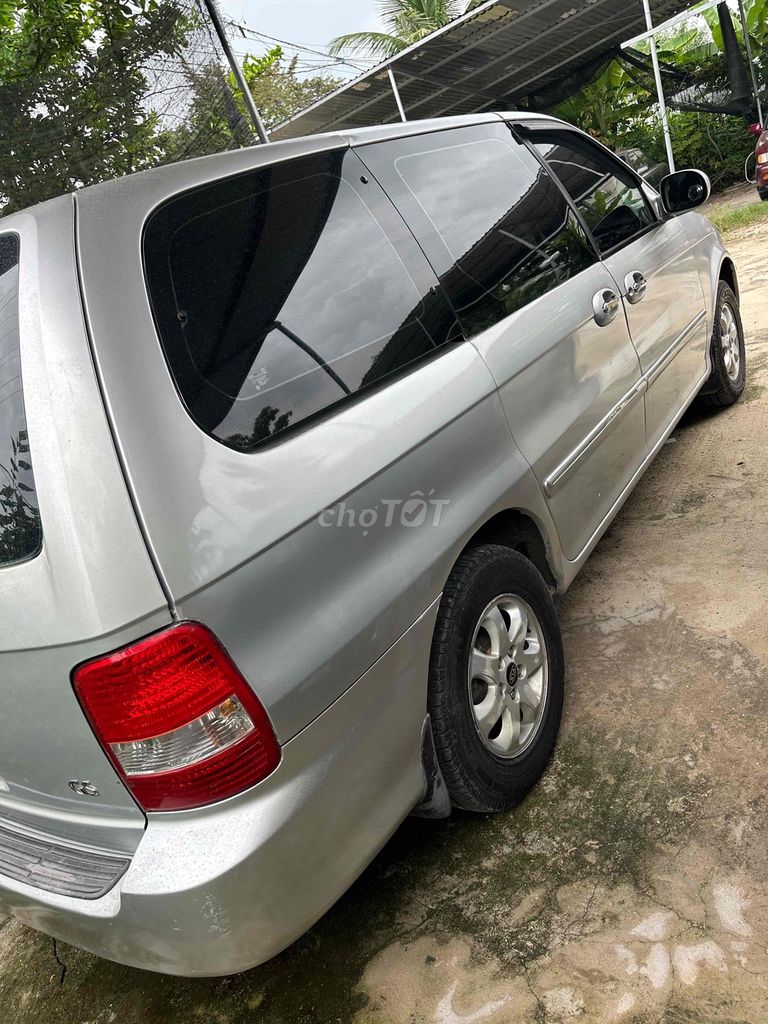 Kia Carnival - ảnh 2