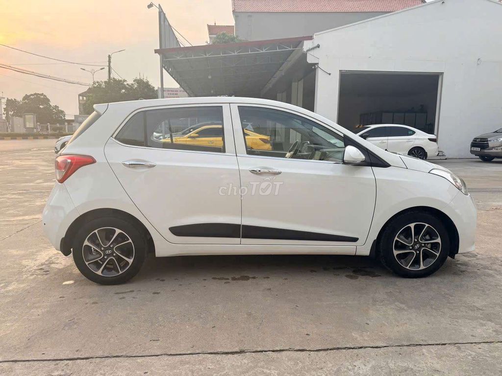 Hyundai Grand i10 - ảnh 2