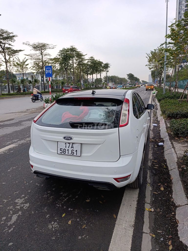 Ford Focus 2010 - ảnh 3