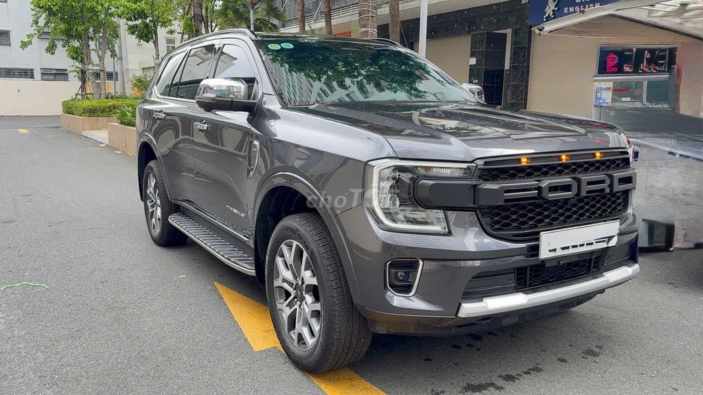 Ford Everest 2025 - ảnh 2