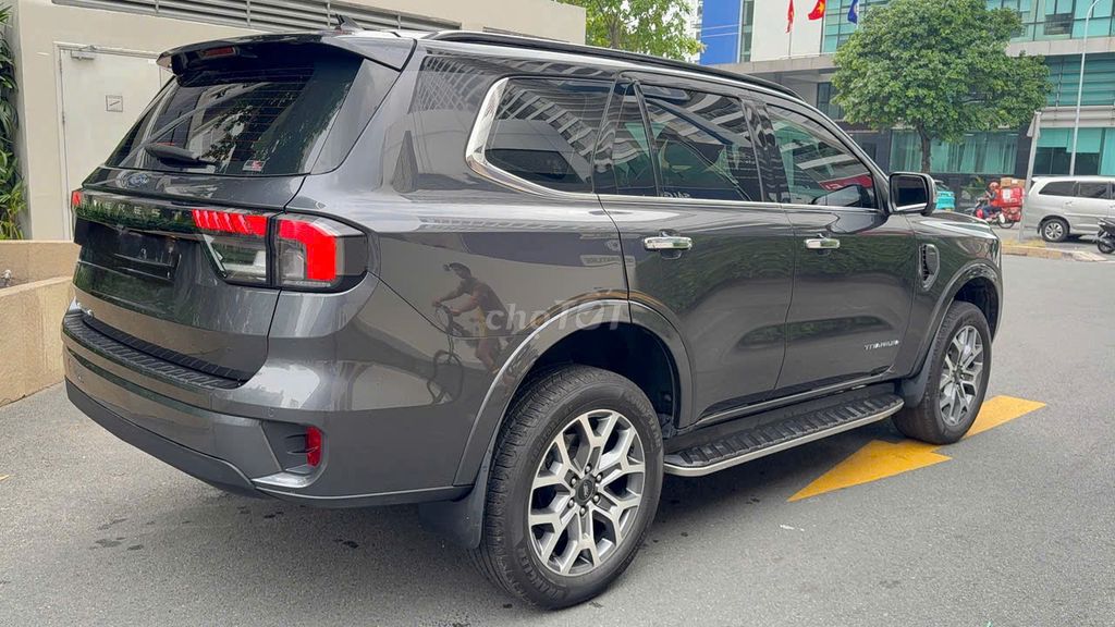 Ford Everest 2025 - ảnh 3