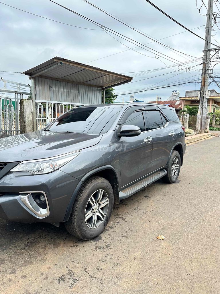 Toyota Fortuner - ảnh 1