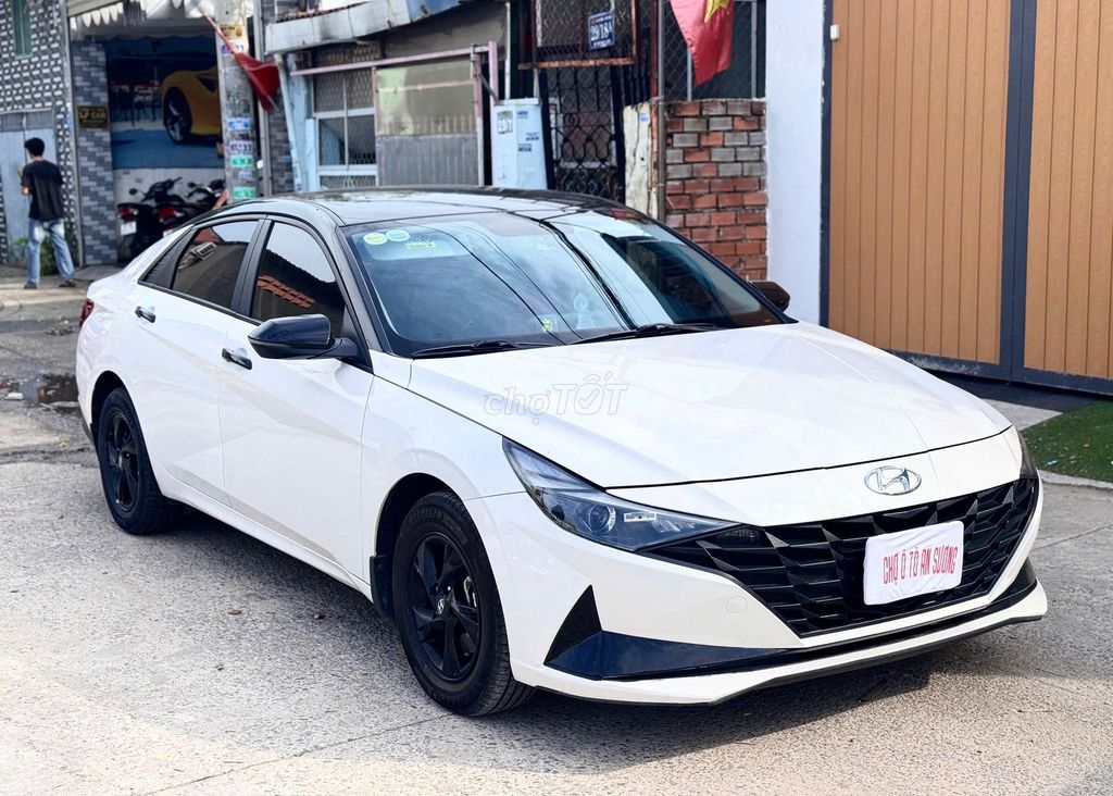Hyundai Elantra 2022 - ảnh 2