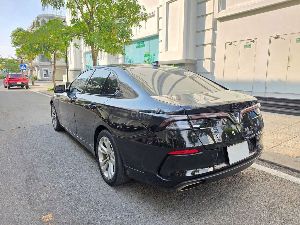 VinFast Lux A2.0 - ảnh 2